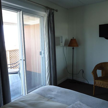 Hotel-Motel Baie-Ste-Catherine Екстериор снимка
