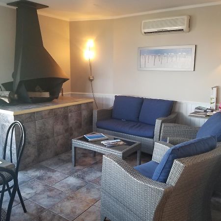 Hotel-Motel Baie-Ste-Catherine Екстериор снимка