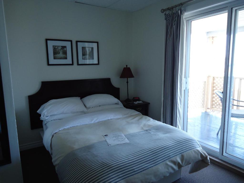 Hotel-Motel Baie-Ste-Catherine Екстериор снимка