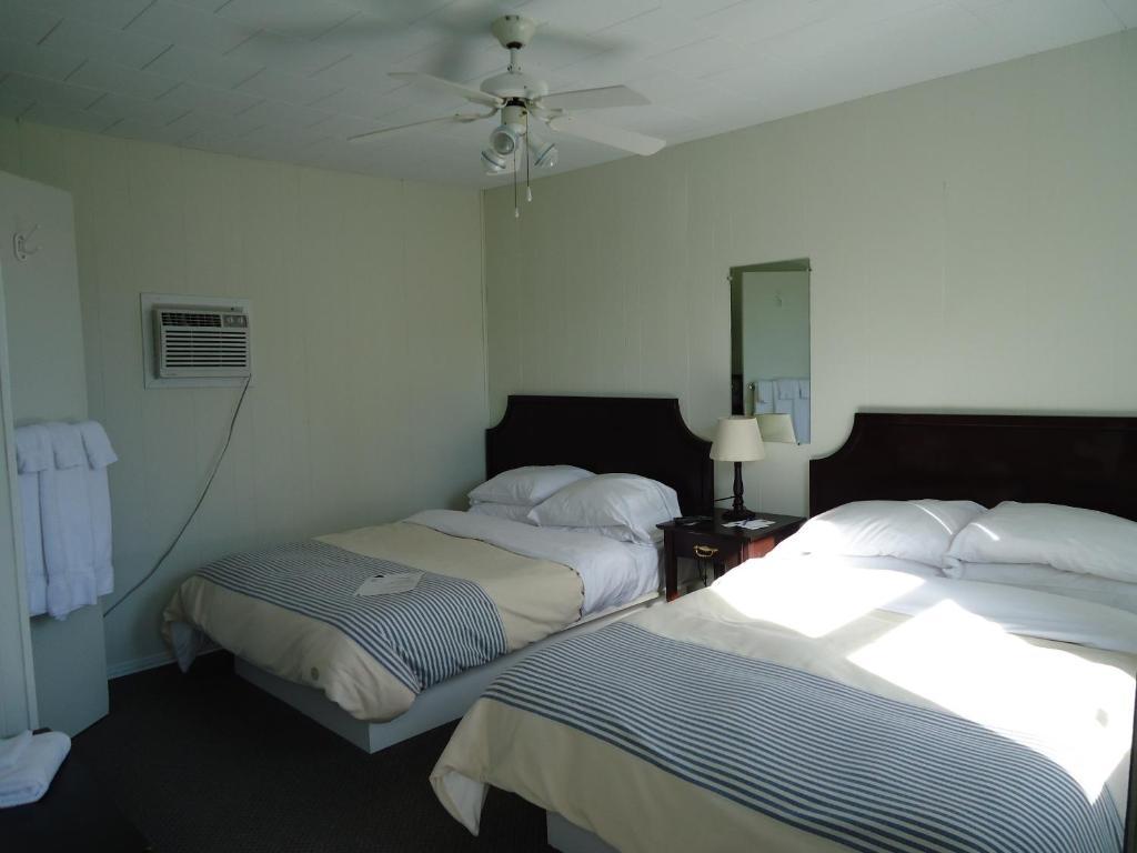 Hotel-Motel Baie-Ste-Catherine Екстериор снимка