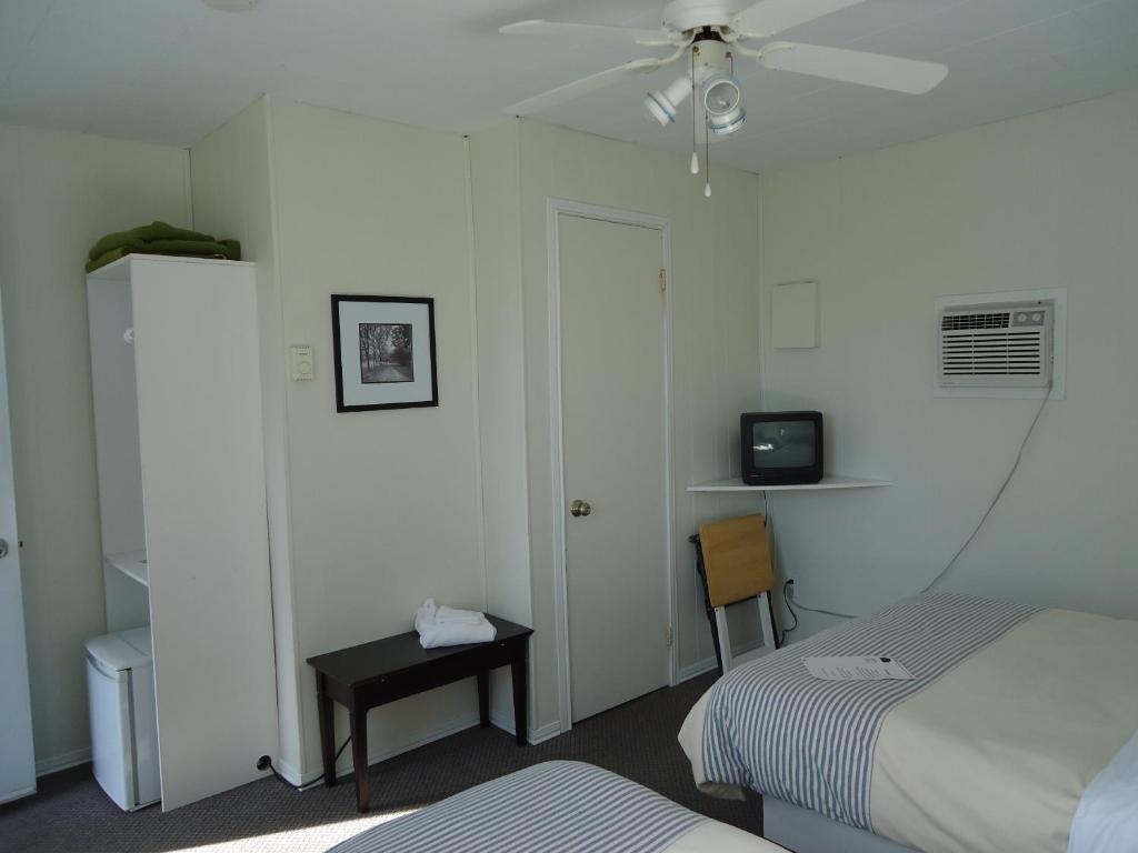 Hotel-Motel Baie-Ste-Catherine Екстериор снимка
