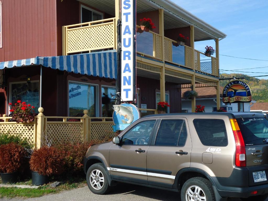 Hotel-Motel Baie-Ste-Catherine Екстериор снимка
