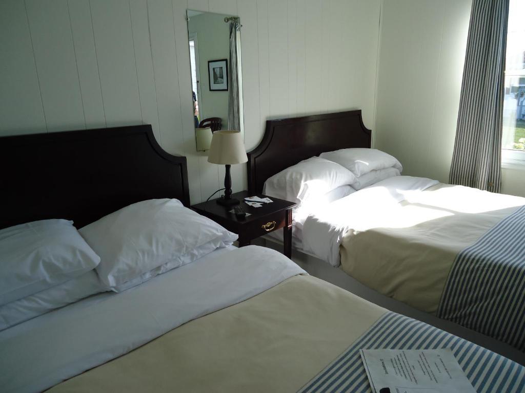 Hotel-Motel Baie-Ste-Catherine Екстериор снимка