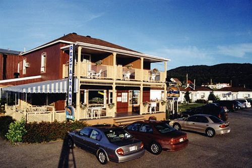 Hotel-Motel Baie-Ste-Catherine Екстериор снимка