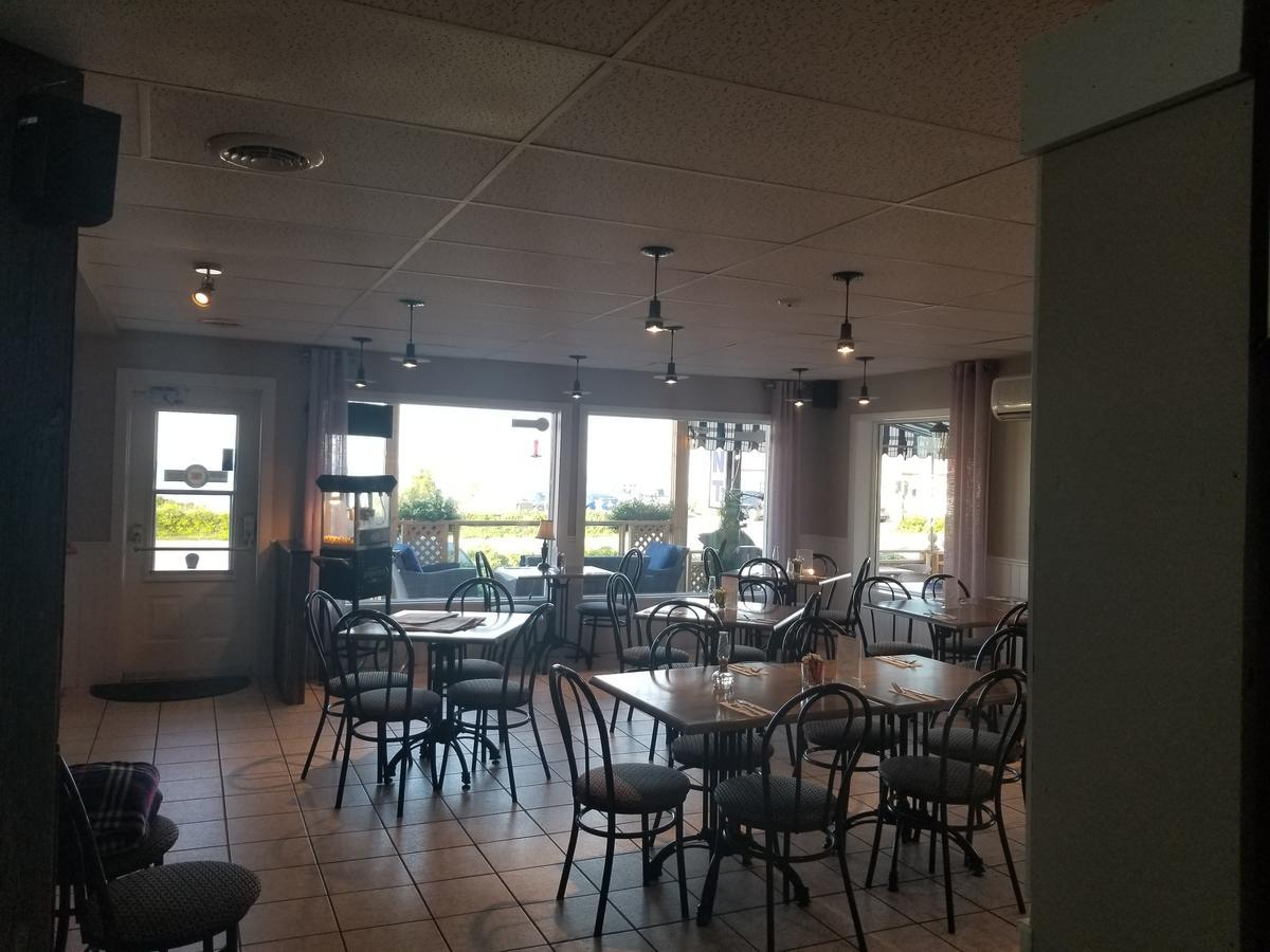 Hotel-Motel Baie-Ste-Catherine Екстериор снимка
